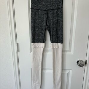 Aerie Gray and White High-Waisted Leggings/ leg warmers